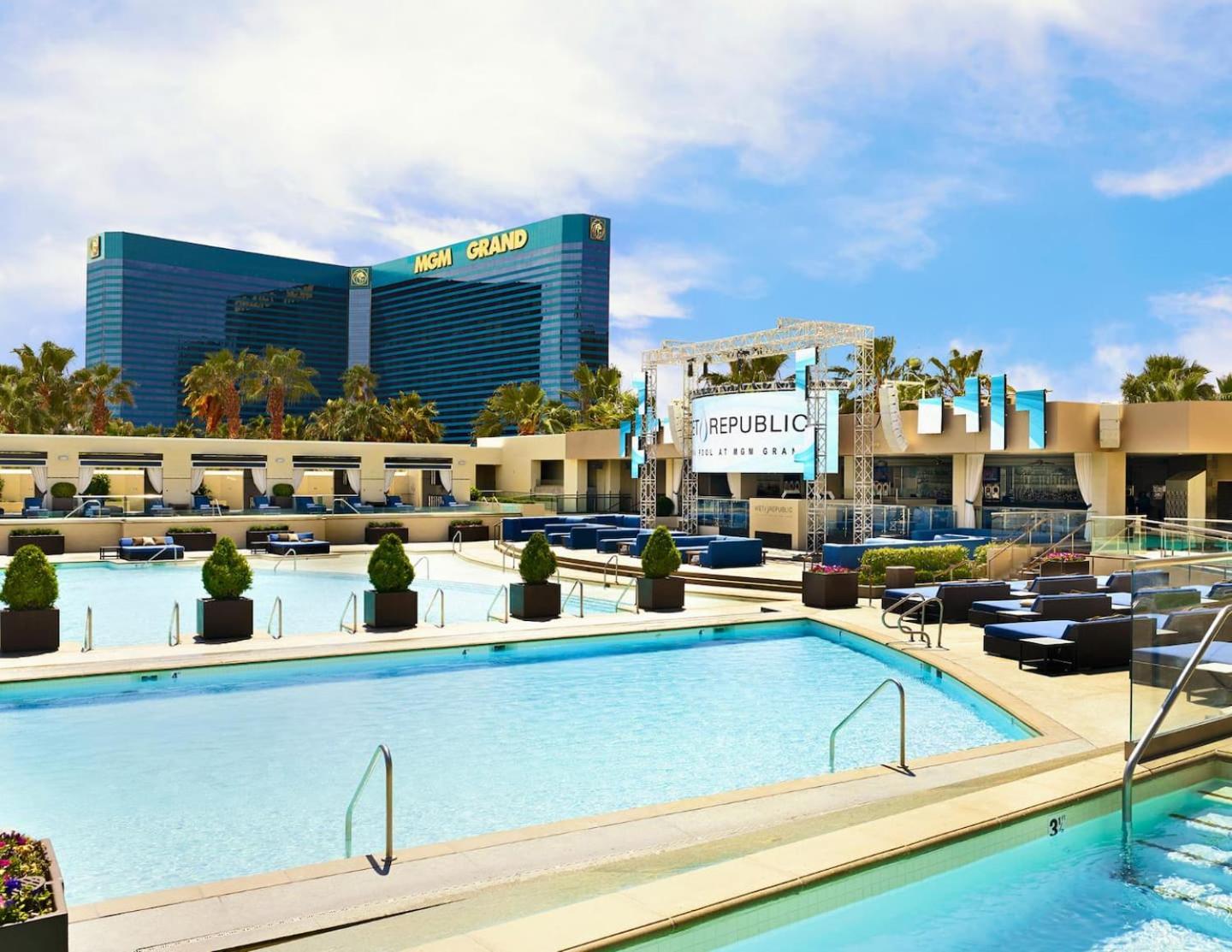 Luxury Mgm With View & Amenities Apartment